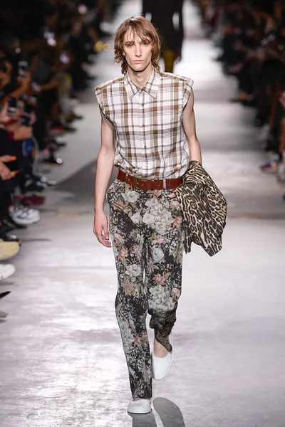 Look 1